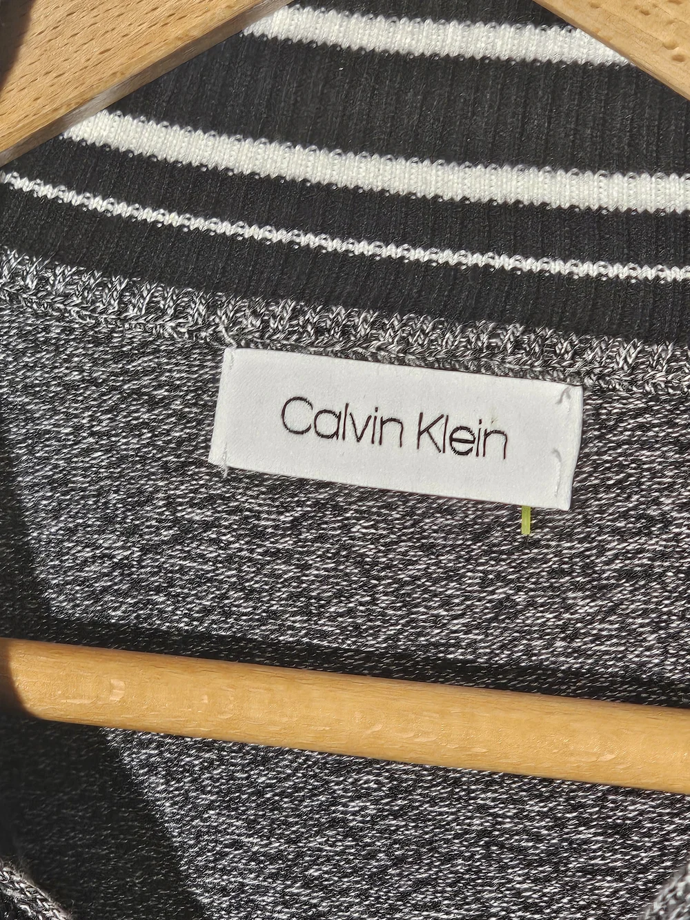 Calvin Klein Men’s Large Gray Marled Quarter-Zip Mock Neck Sweater